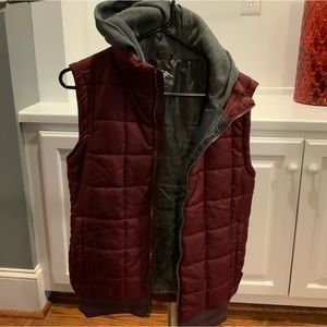 🏔️ Stay Warm in Style Pacific Trail Puffer Vest Mens Small  #LayerUp #CozyCool